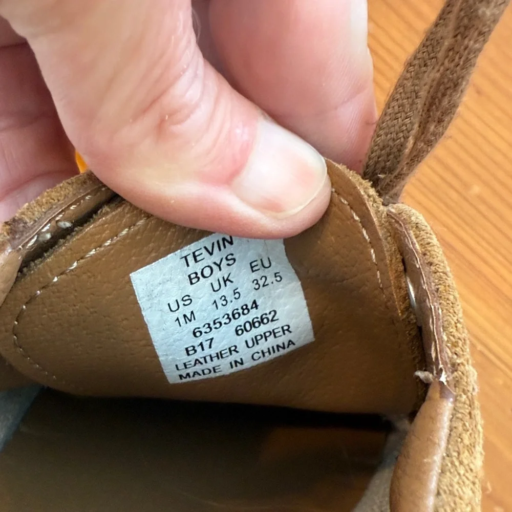Sperry “Tevin” Kids Suede Lace-Up Dress/Casual Shoe – Boys US 1M (UK 13.5 / EU 3